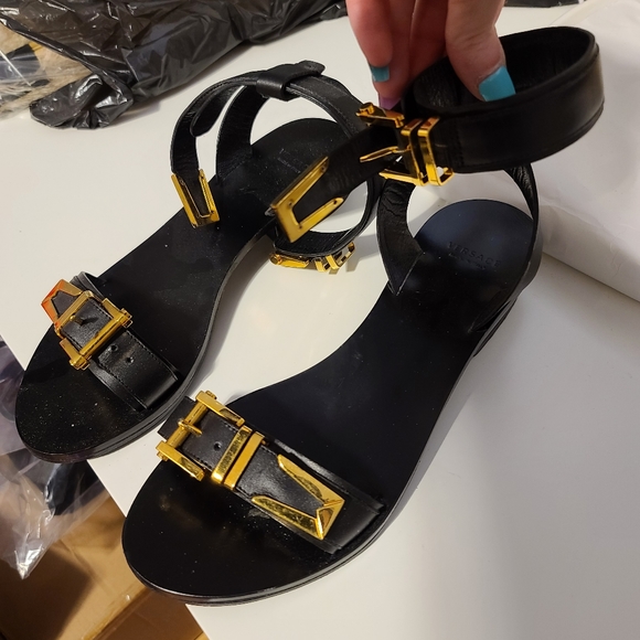 Versace sandals - Picture 2 of 4